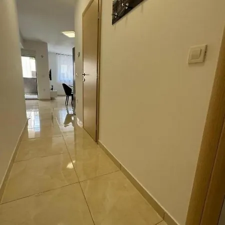 With Parking Space - 25934 Appartement