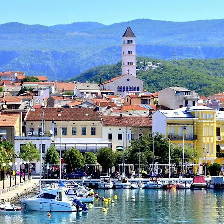 With Parking Space - 25934 Crikvenica