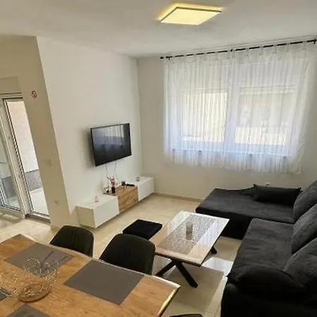 With Parking Space - 25934 Crikvenica